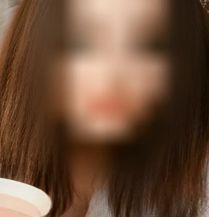 Astrid, 23