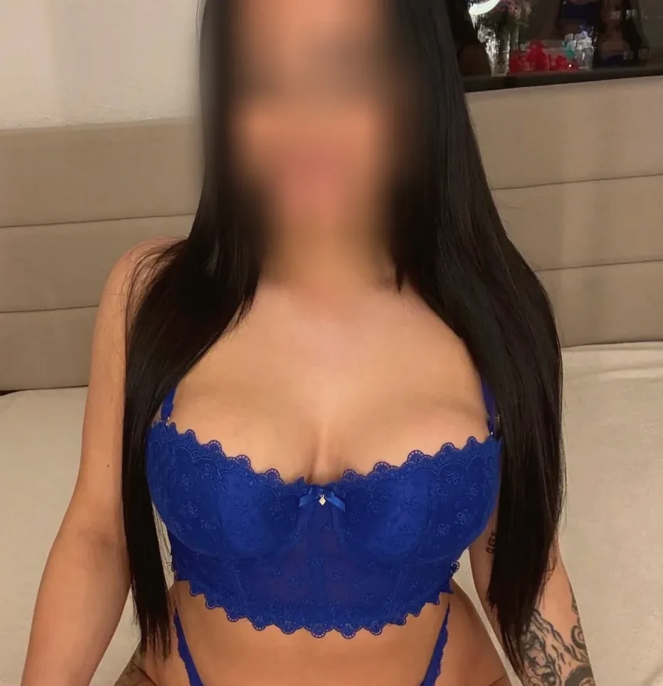 Stefanie, 24